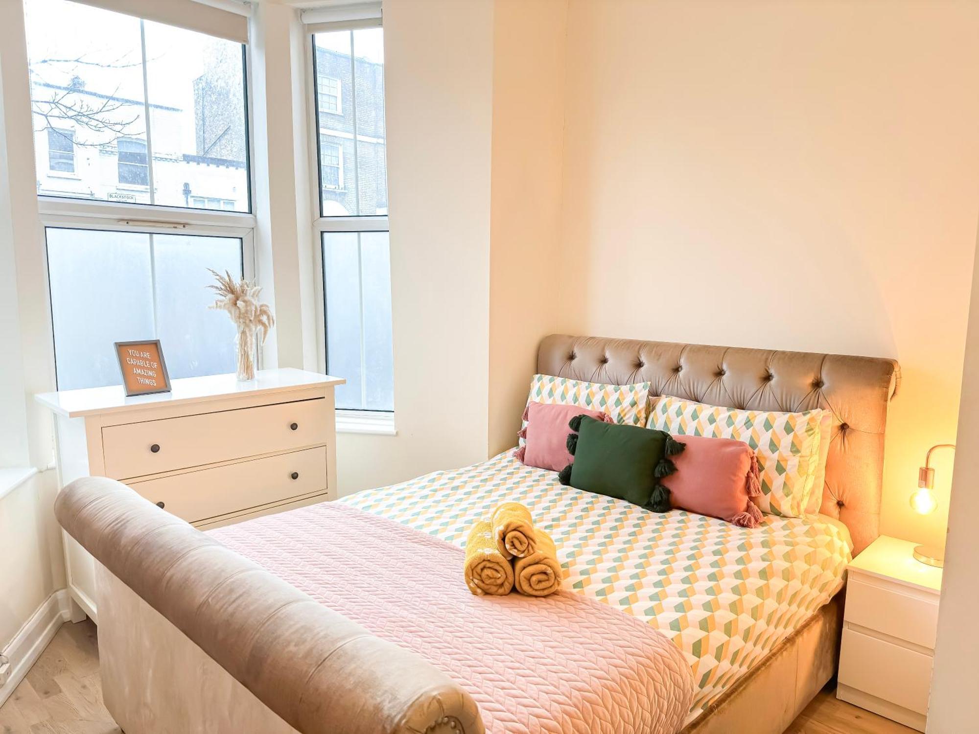 1-Bedroom Flat With Small Garden & Paid Parking In Finsbury Park, Highbury ロンドン エクステリア 写真