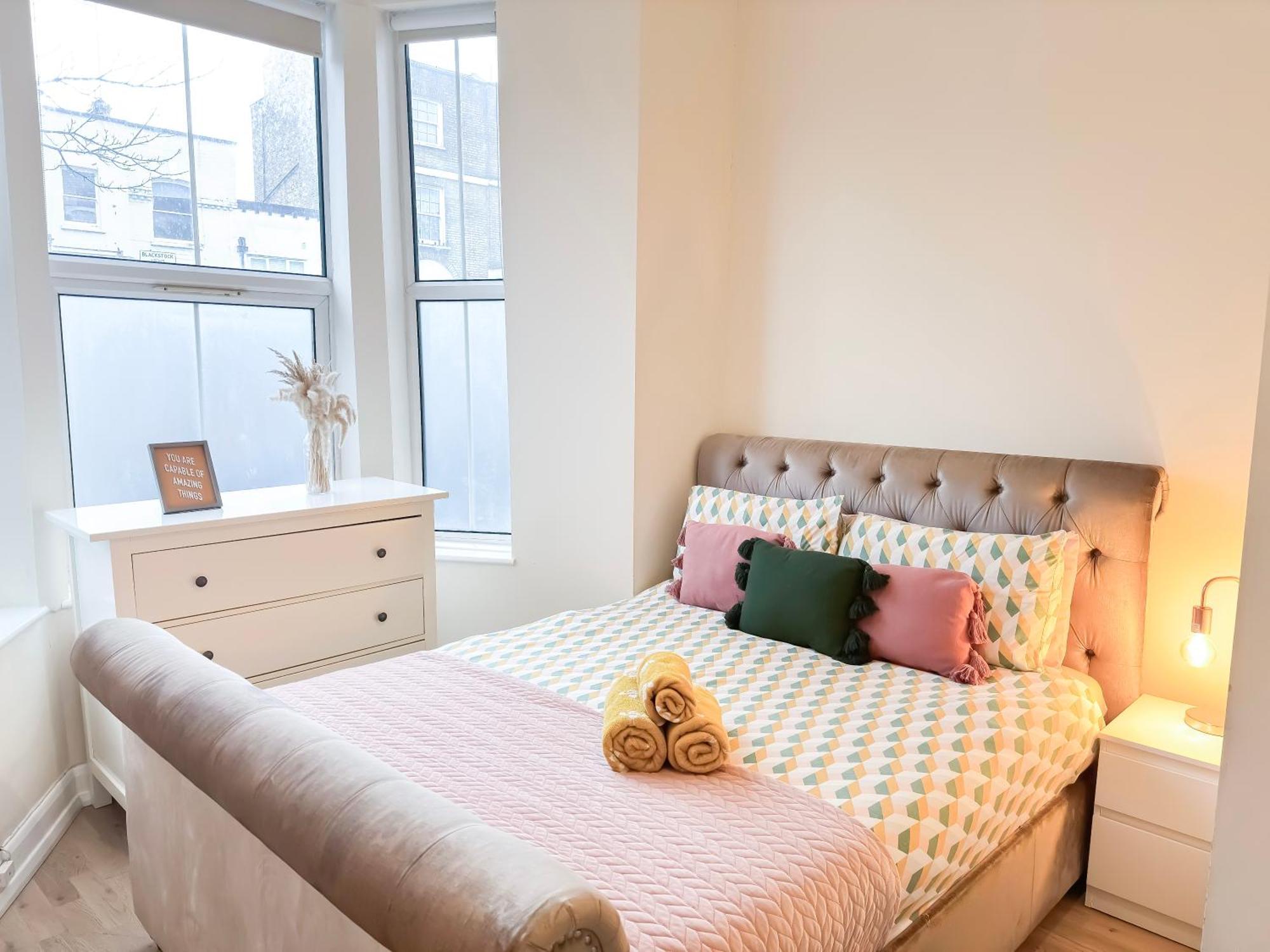 1-Bedroom Flat With Small Garden & Paid Parking In Finsbury Park, Highbury ロンドン エクステリア 写真