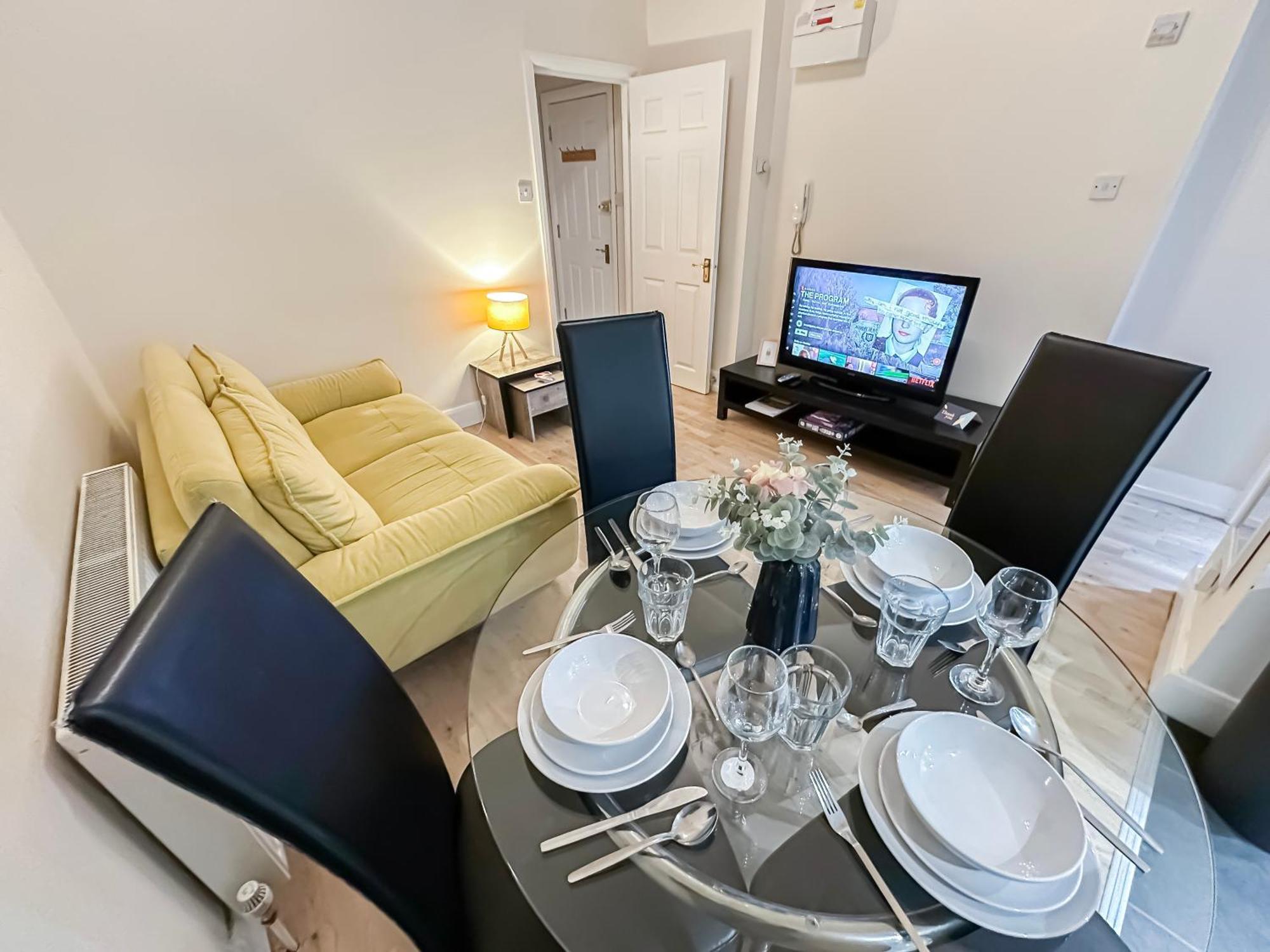 1-Bedroom Flat With Small Garden & Paid Parking In Finsbury Park, Highbury ロンドン エクステリア 写真