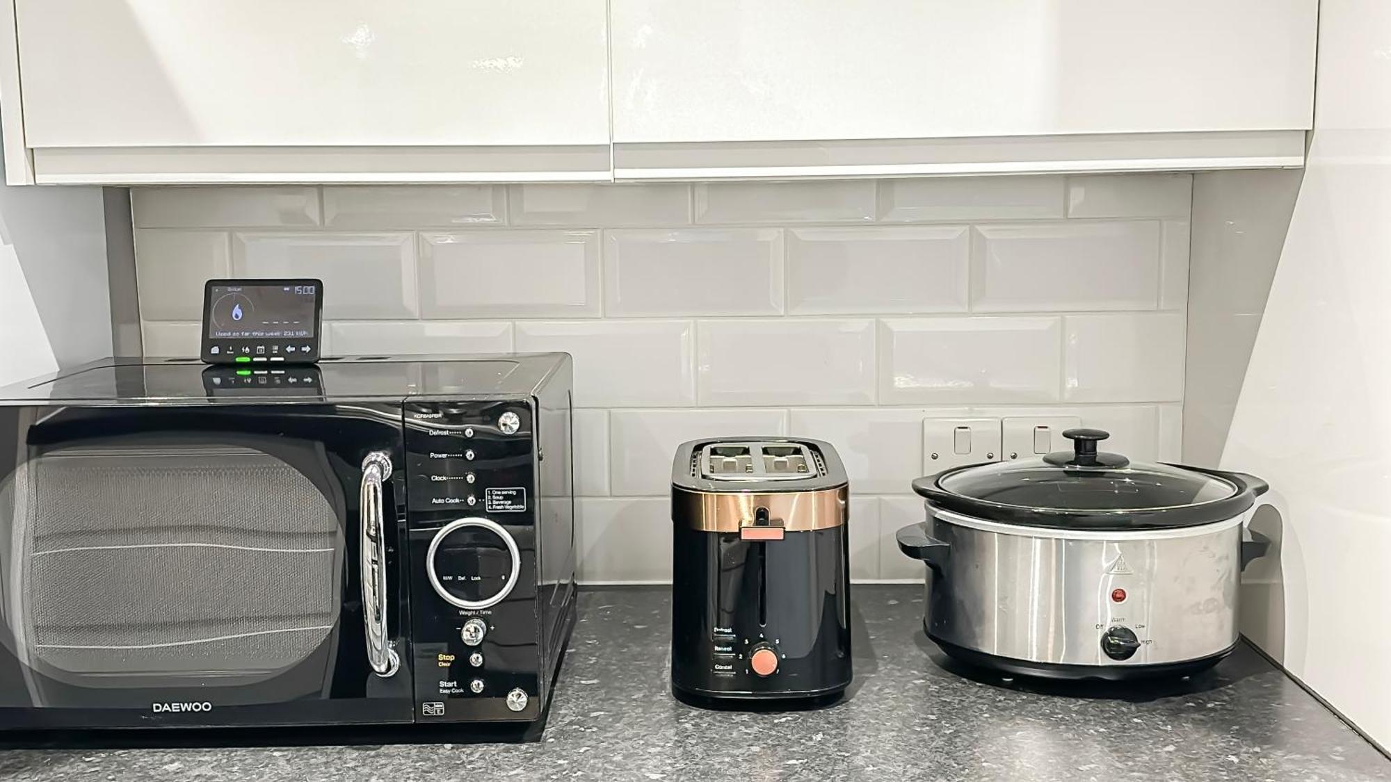 1-Bedroom Flat With Small Garden & Paid Parking In Finsbury Park, Highbury ロンドン エクステリア 写真