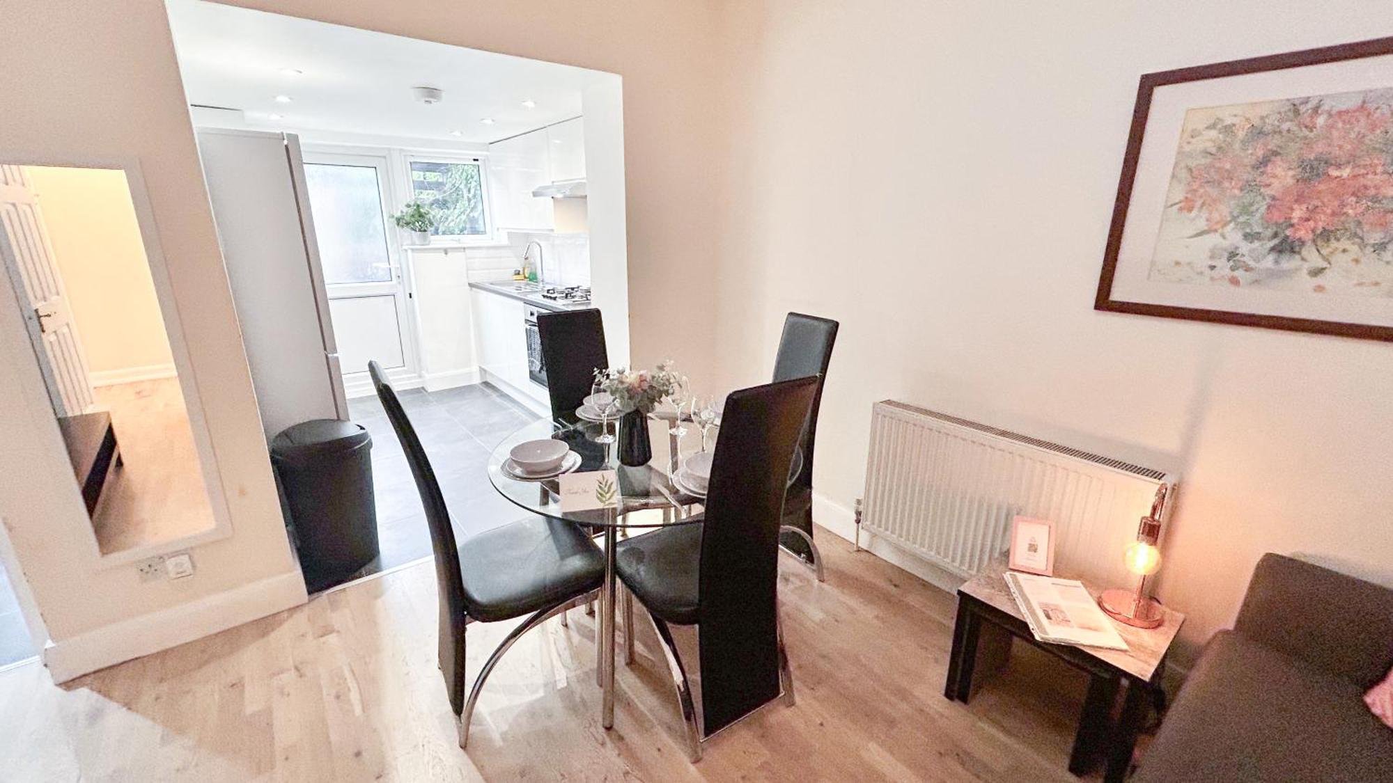 1-Bedroom Flat With Small Garden & Paid Parking In Finsbury Park, Highbury ロンドン エクステリア 写真