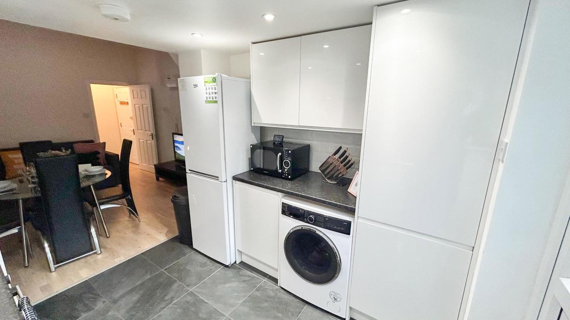 1-Bedroom Flat With Small Garden & Paid Parking In Finsbury Park, Highbury ロンドン エクステリア 写真