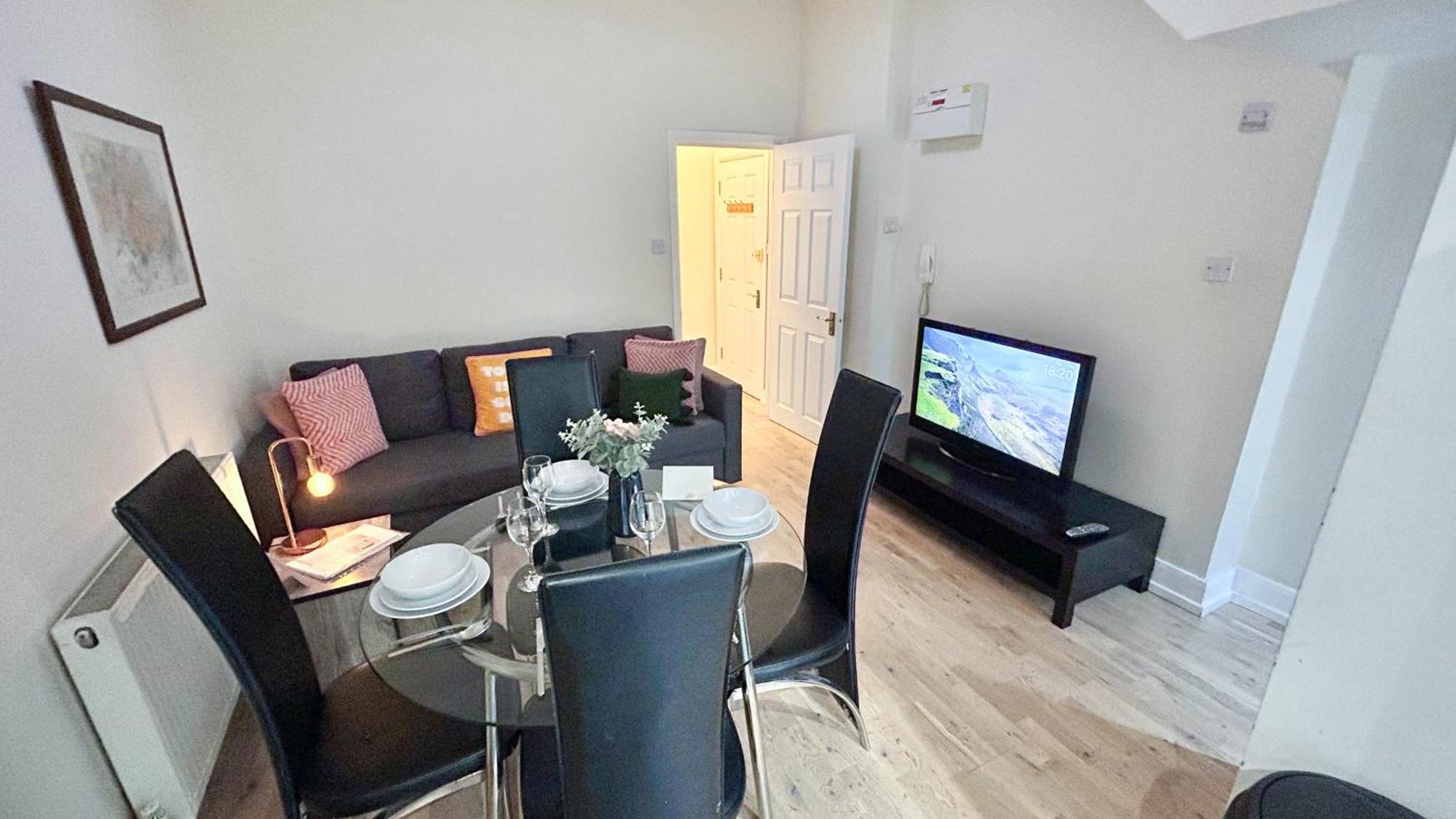 1-Bedroom Flat With Small Garden & Paid Parking In Finsbury Park, Highbury ロンドン エクステリア 写真