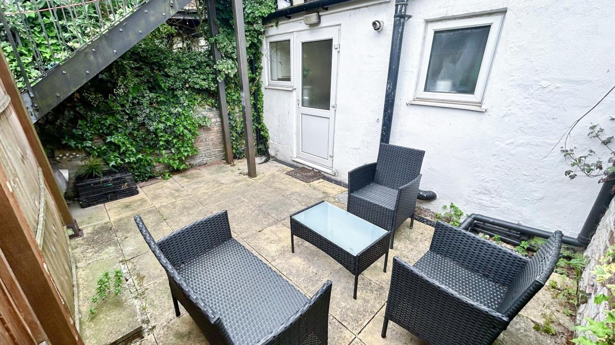 1-Bedroom Flat With Small Garden & Paid Parking In Finsbury Park, Highbury ロンドン エクステリア 写真