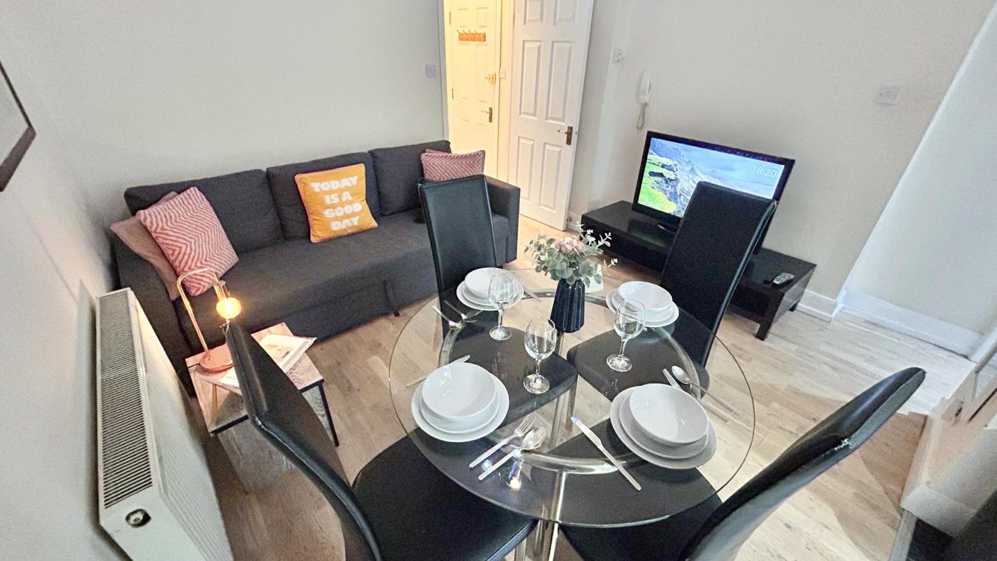 1-Bedroom Flat With Small Garden & Paid Parking In Finsbury Park, Highbury ロンドン エクステリア 写真