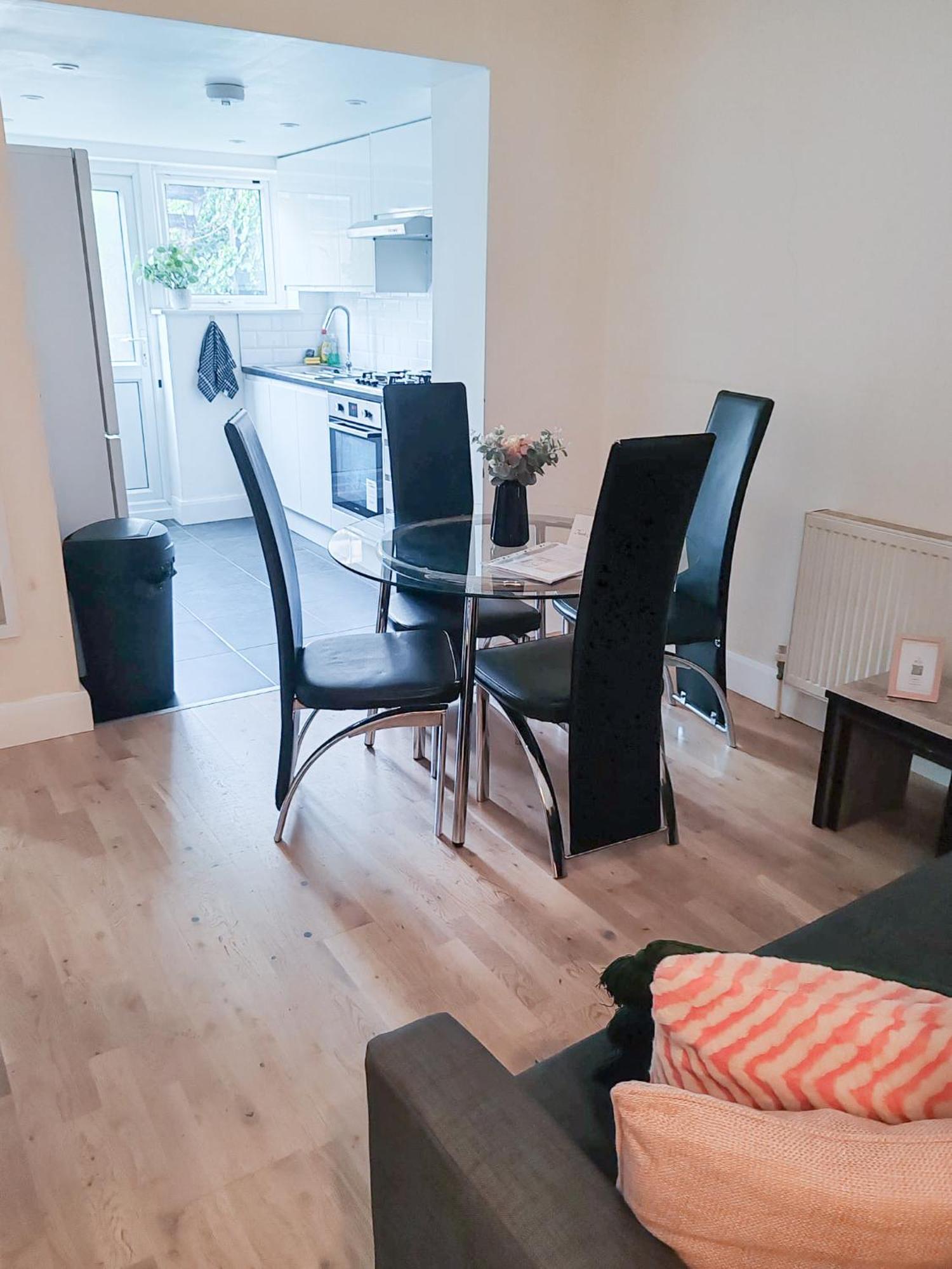 1-Bedroom Flat With Small Garden & Paid Parking In Finsbury Park, Highbury ロンドン エクステリア 写真