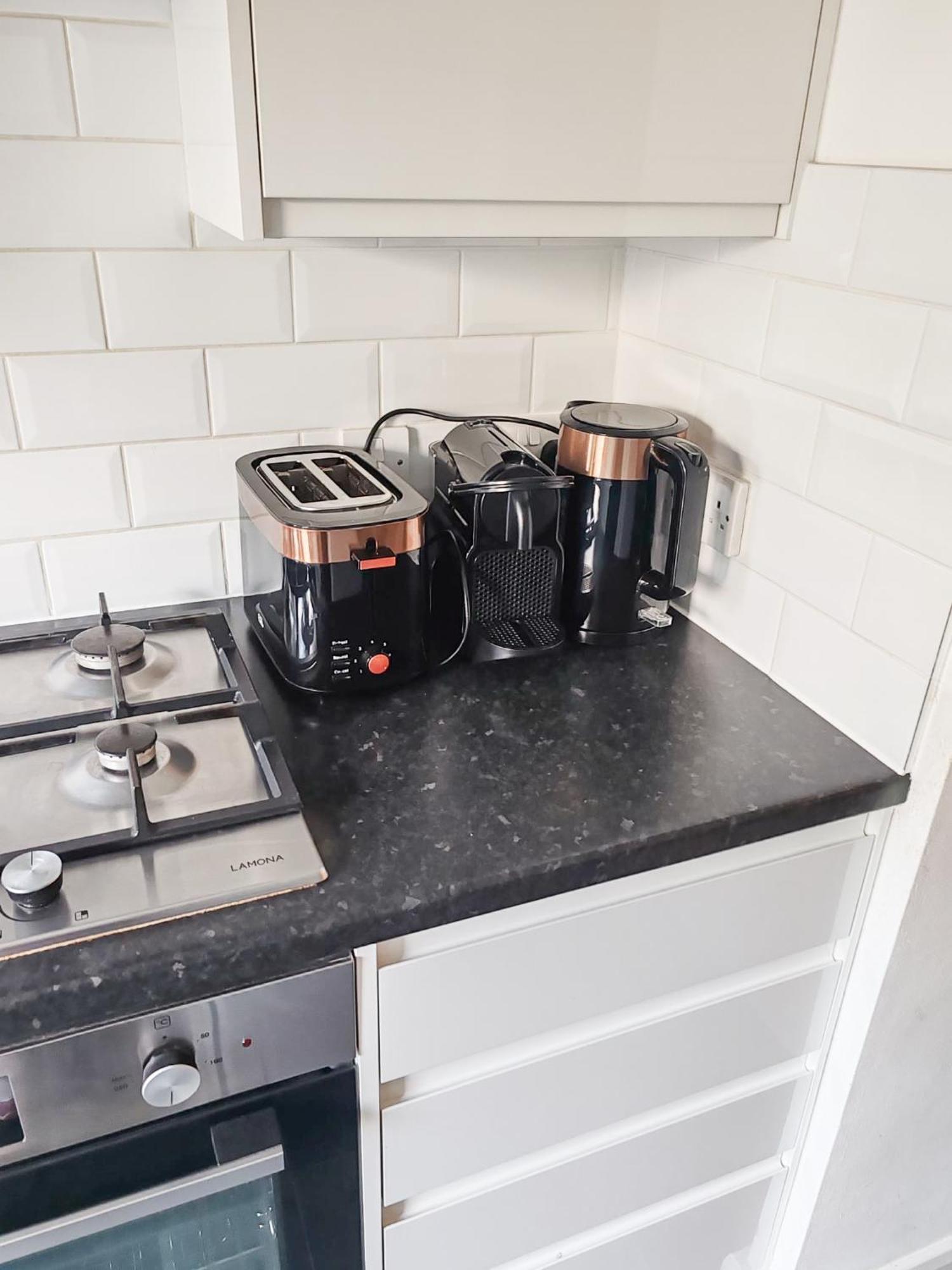 1-Bedroom Flat With Small Garden & Paid Parking In Finsbury Park, Highbury ロンドン エクステリア 写真