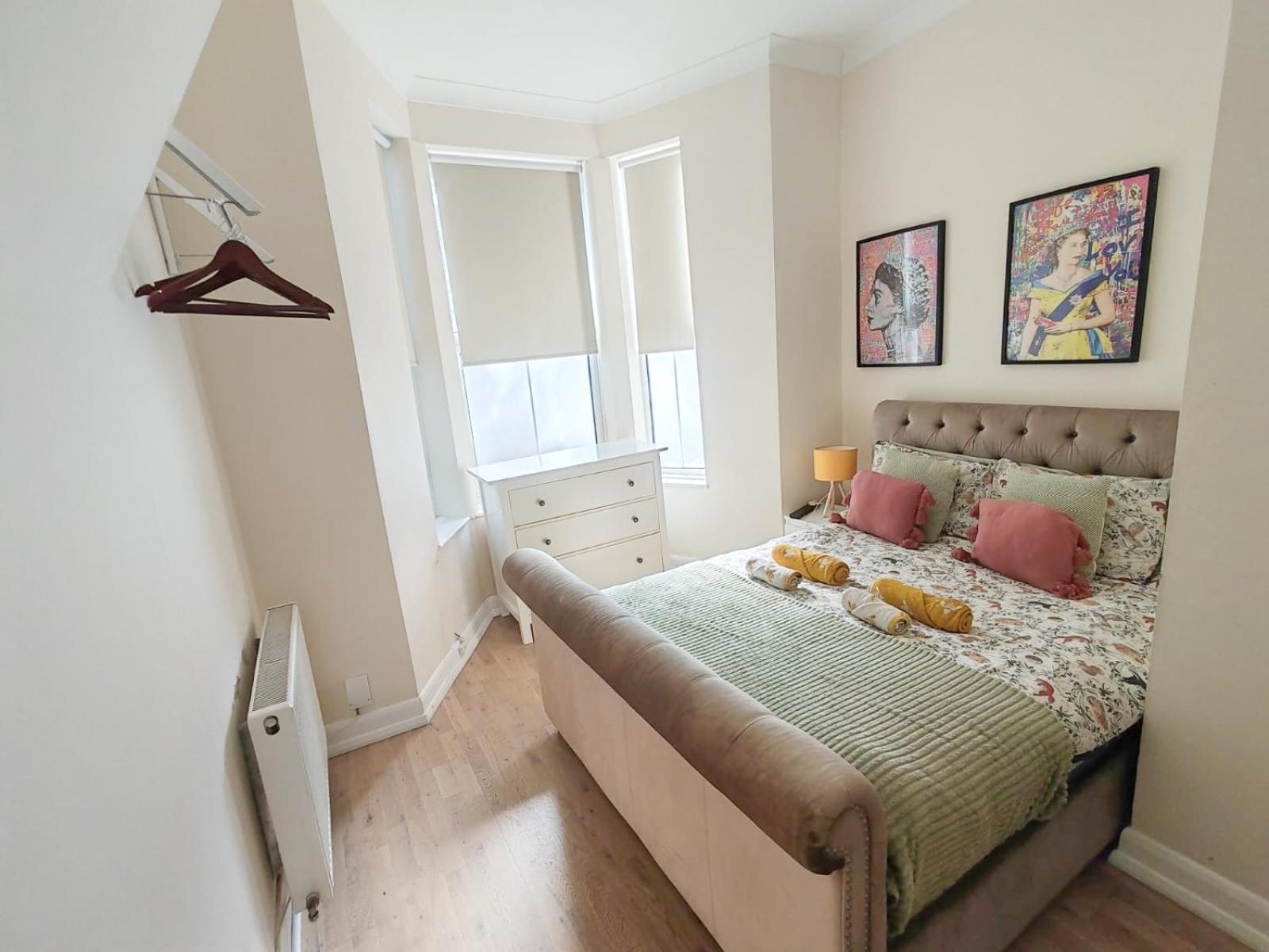 1-Bedroom Flat With Small Garden & Paid Parking In Finsbury Park, Highbury ロンドン エクステリア 写真