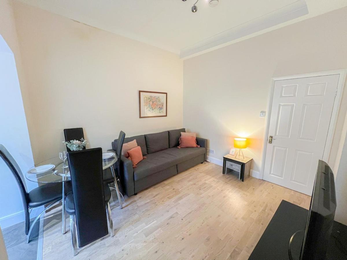 1-Bedroom Flat With Small Garden & Paid Parking In Finsbury Park, Highbury ロンドン エクステリア 写真