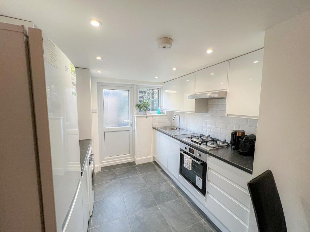 1-Bedroom Flat With Small Garden & Paid Parking In Finsbury Park, Highbury ロンドン エクステリア 写真