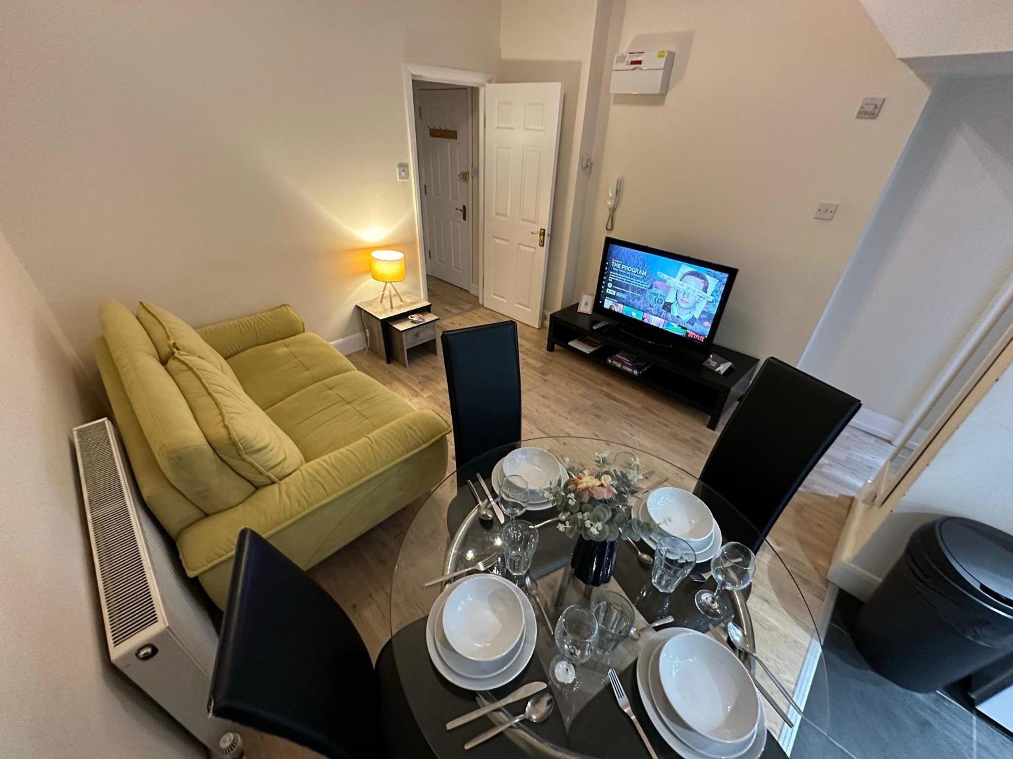 1-Bedroom Flat With Small Garden & Paid Parking In Finsbury Park, Highbury ロンドン エクステリア 写真