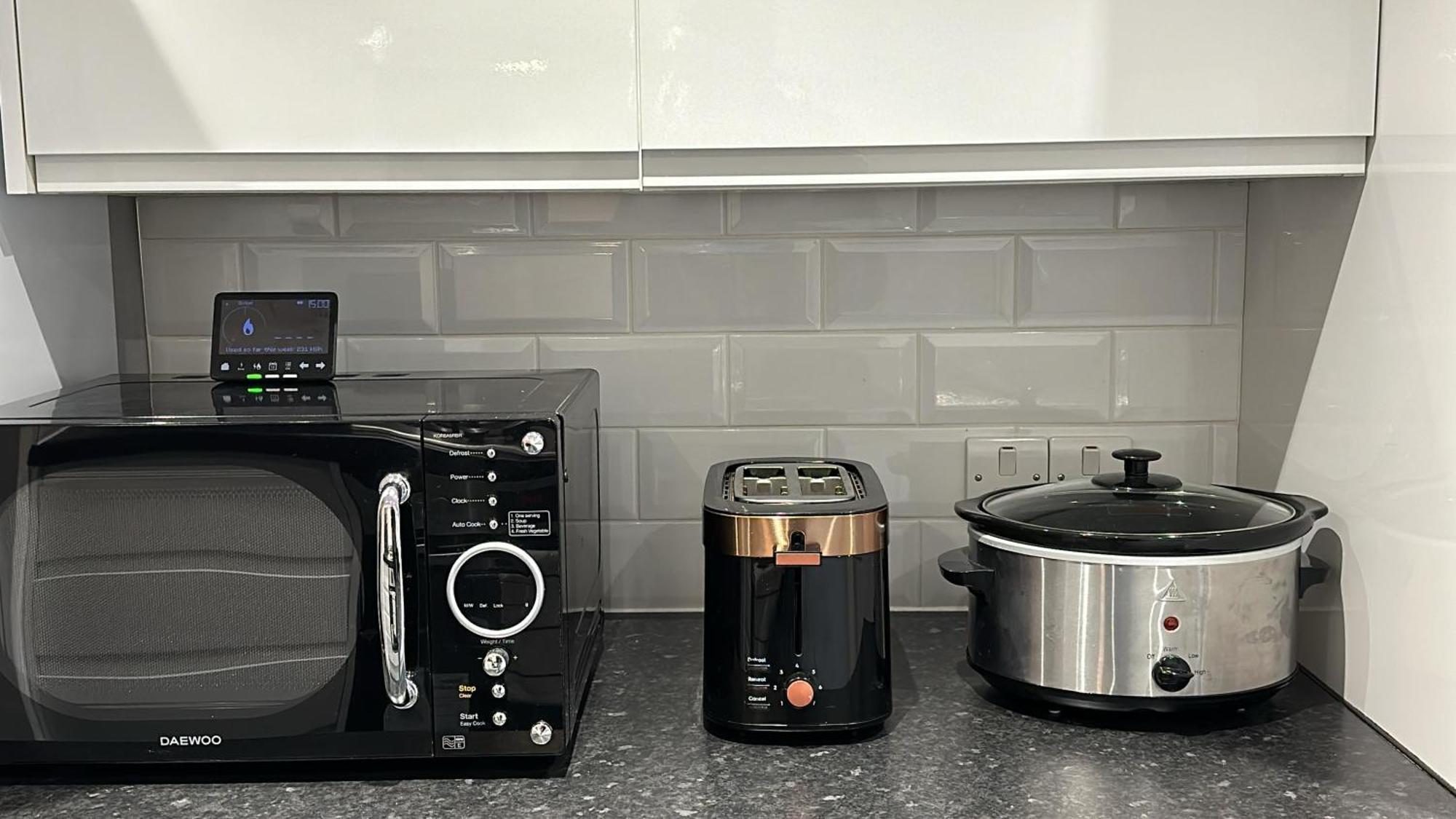 1-Bedroom Flat With Small Garden & Paid Parking In Finsbury Park, Highbury ロンドン エクステリア 写真