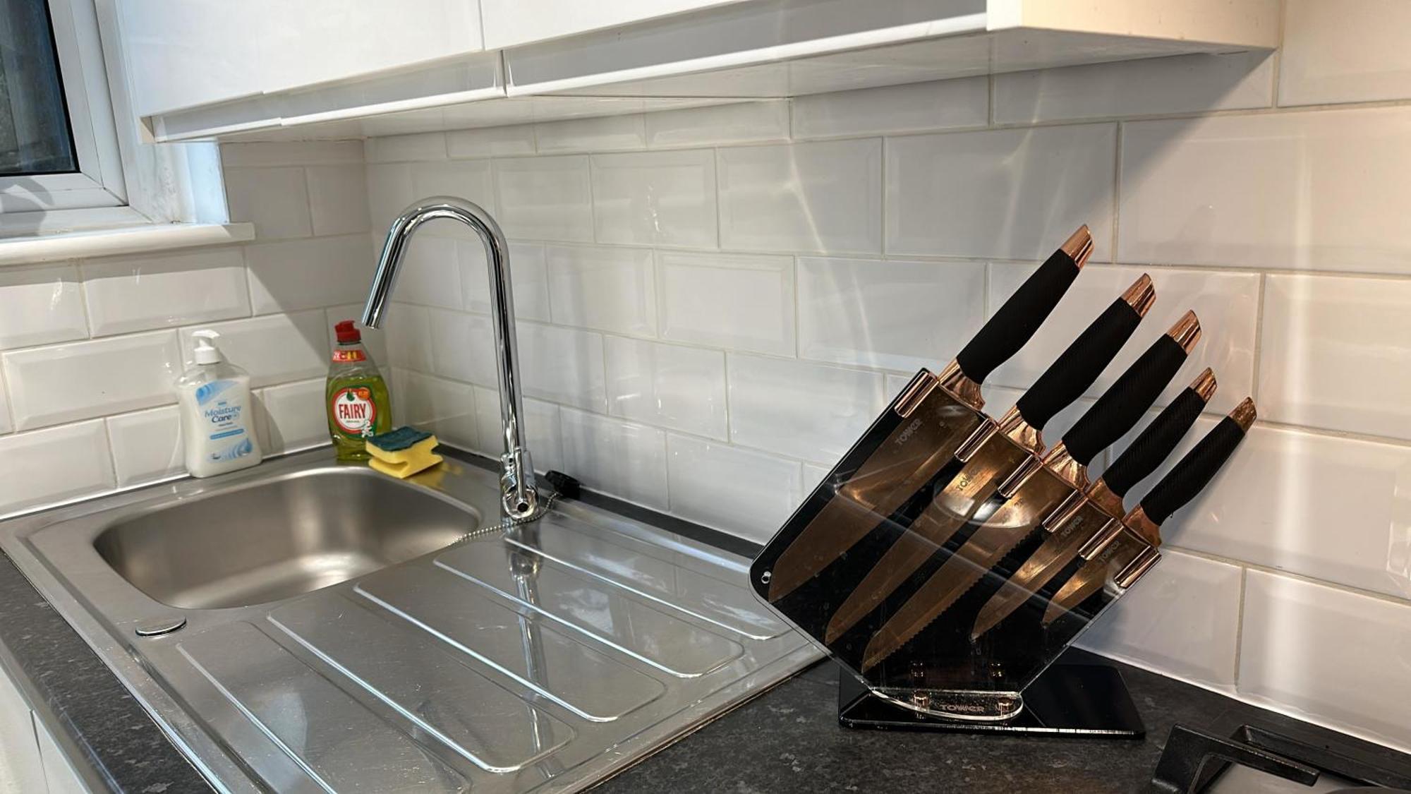1-Bedroom Flat With Small Garden & Paid Parking In Finsbury Park, Highbury ロンドン エクステリア 写真
